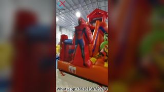 Zabawna kombinacja zjeżdżalni Avengers Bounce House