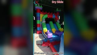 Zabawa w zjeżdżalnię wodną dla dzieci Bounce House
