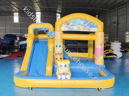 Komercyjny ognioodporny puchany kombo SpongeBob SquarePants Odbiór dom z zjeżdżalniami Puchany dom pod wodą